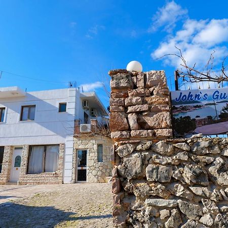 John'S Guesthouse Ксамил Екстериор снимка