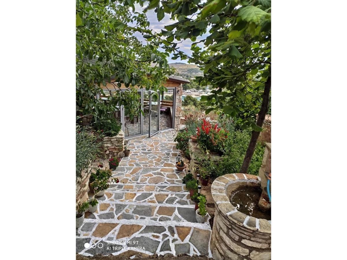 John'S Guesthouse Ксамил Екстериор снимка