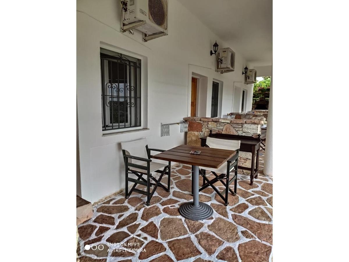 John'S Guesthouse Ксамил Екстериор снимка