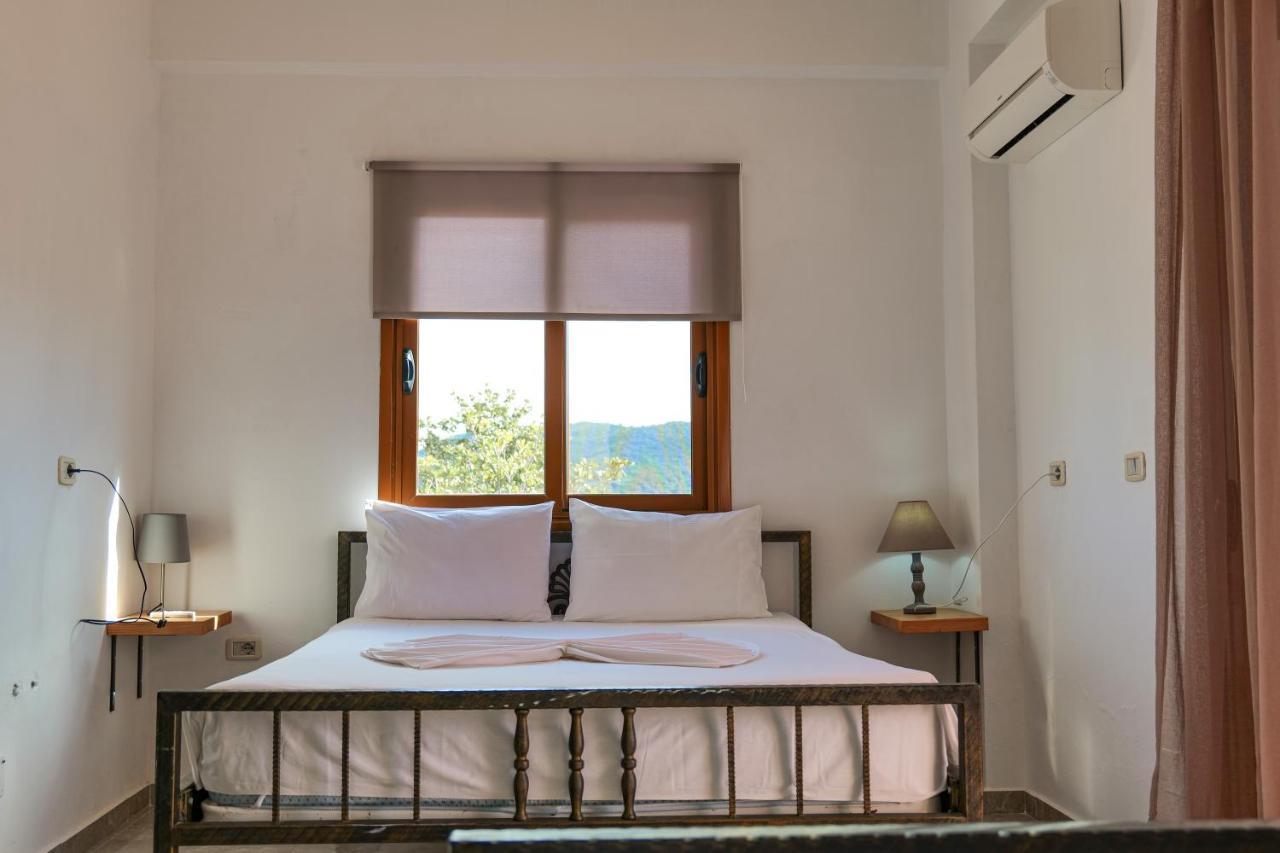 John'S Guesthouse Ксамил Екстериор снимка