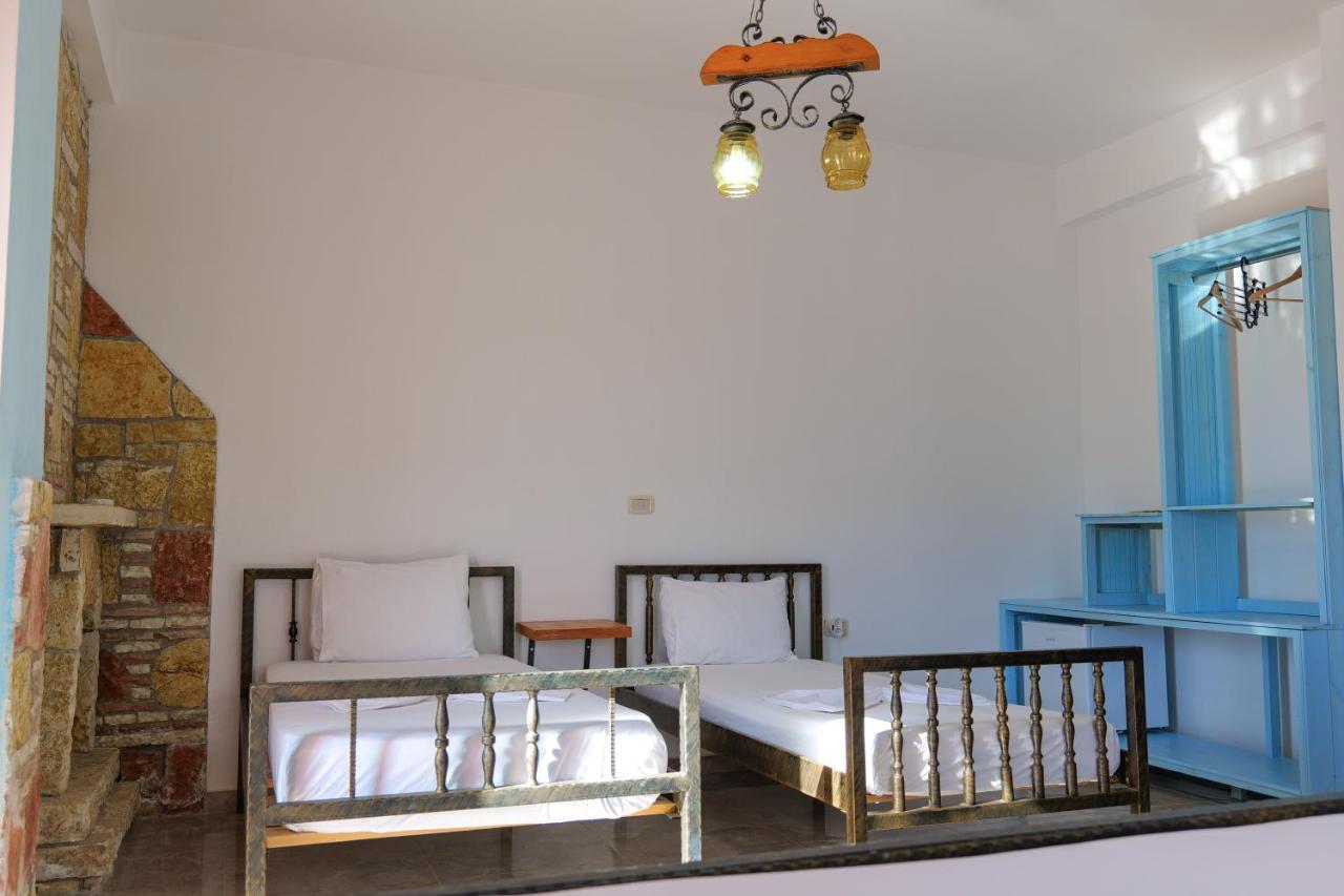 John'S Guesthouse Ксамил Екстериор снимка