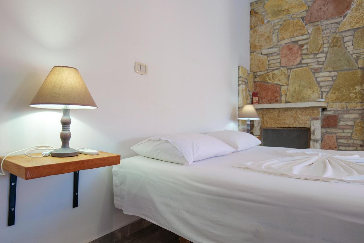 John'S Guesthouse Ксамил Екстериор снимка