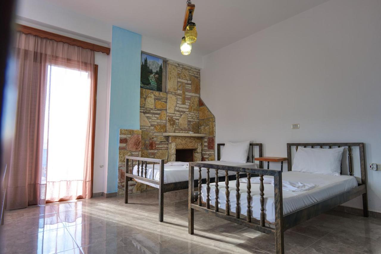 John'S Guesthouse Ксамил Екстериор снимка