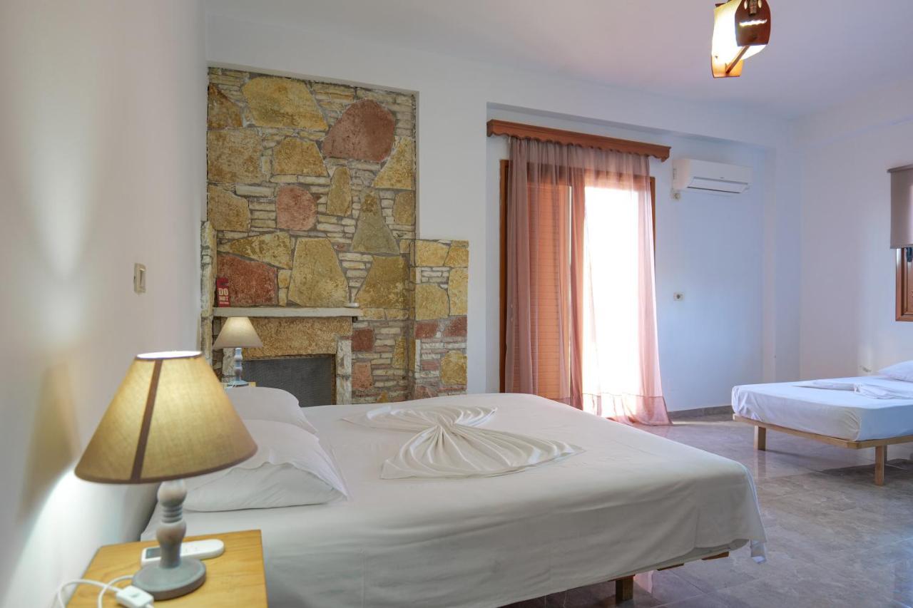 John'S Guesthouse Ксамил Екстериор снимка