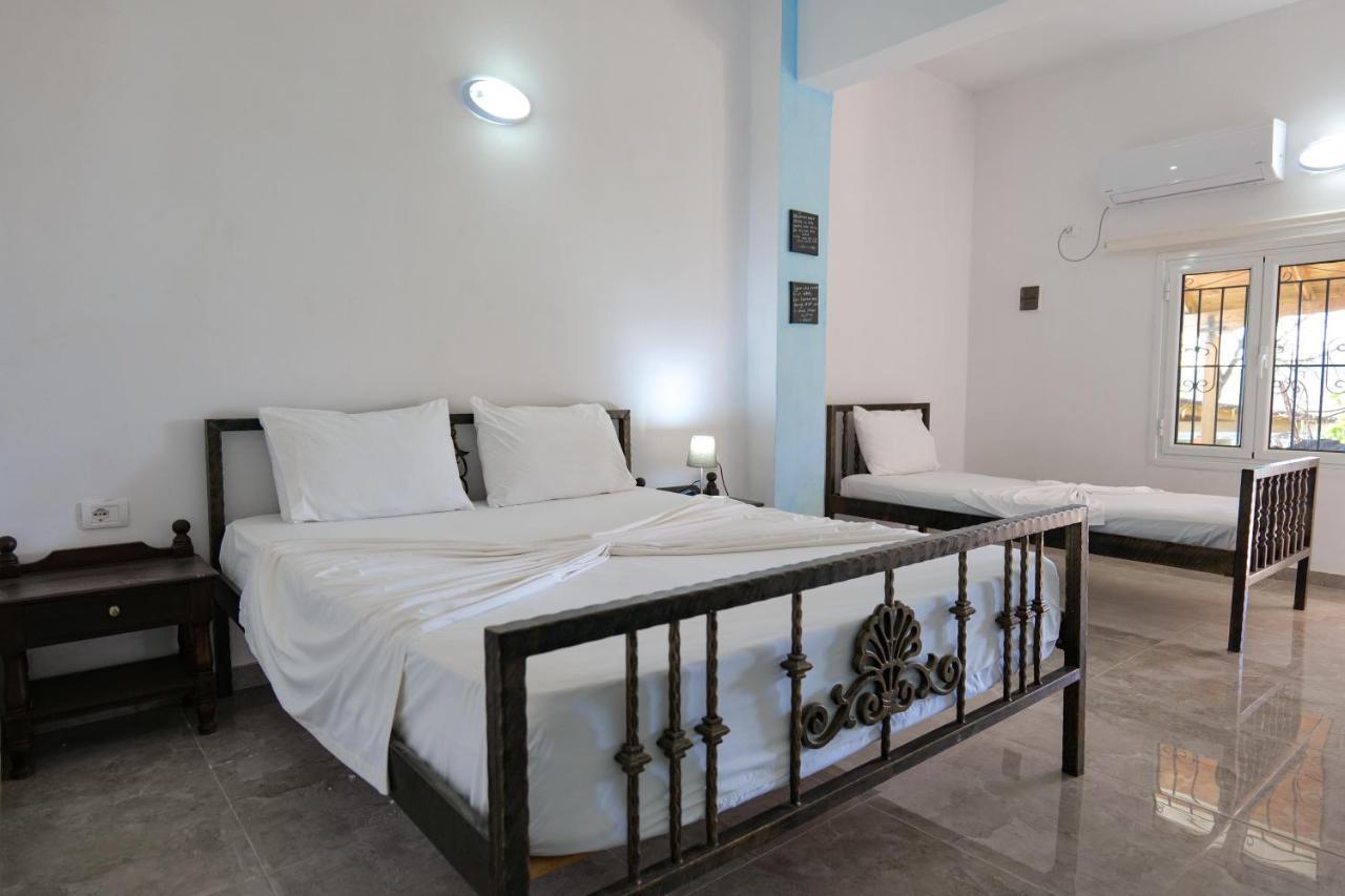 John'S Guesthouse Ксамил Екстериор снимка