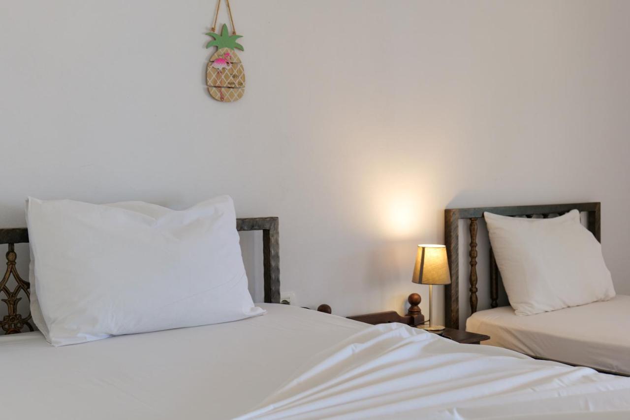 John'S Guesthouse Ксамил Екстериор снимка