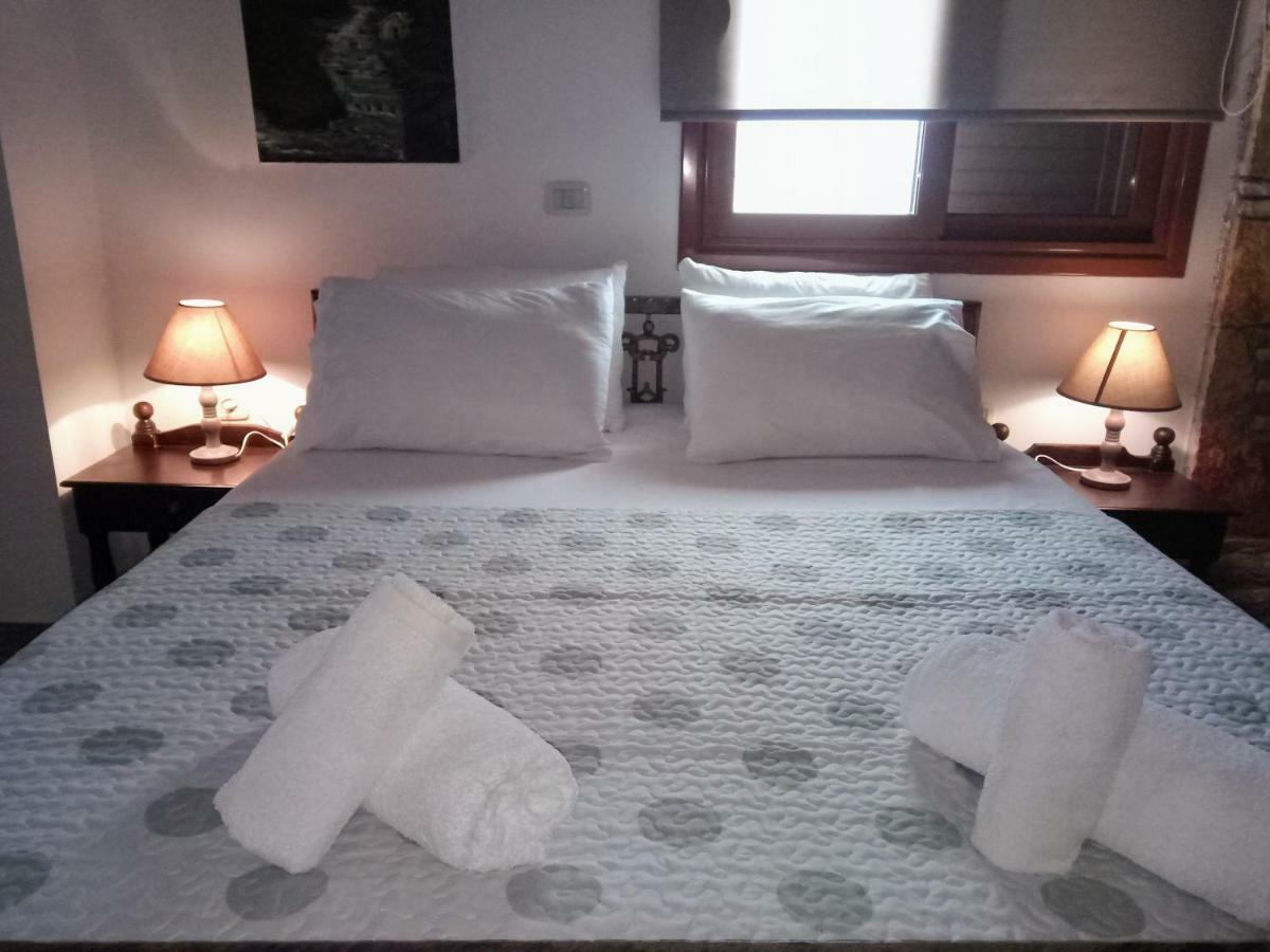 John'S Guesthouse Ксамил Екстериор снимка